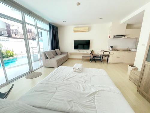 Ban Bang Saen Wohnung | Condo The Beach Bangsaen 327-2 Pool-Access