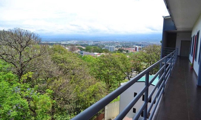 Pavas Wohnung | Condominio Llamas Del Bosque