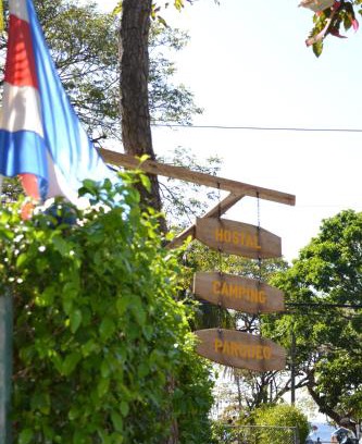 Playa Hermosa Haus | Congos Hostal y Camping