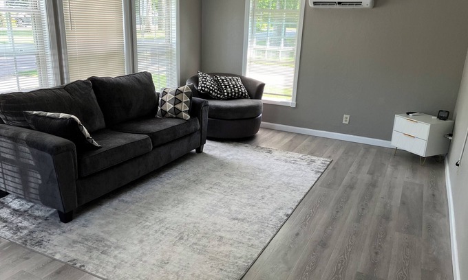 Conneaut Lakeshore Hütte | Contemporary Cottage Located Near Conneaut Lake