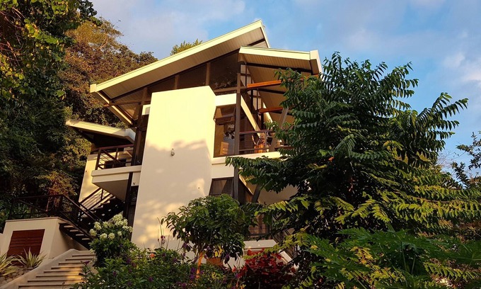 Puerto Carrillo Haus | Modernes Hanghaus mit Blick auf den Pazifischen Ozean.