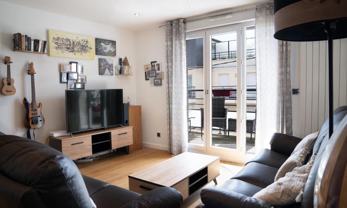 Noisy-le-Grand Wohnung | Convenient 2BR Apt near subway