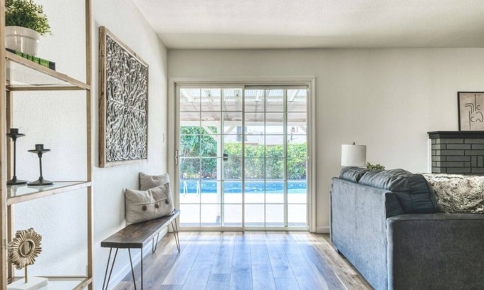 Shasta View Haus | Convenient Getaway with Pool!