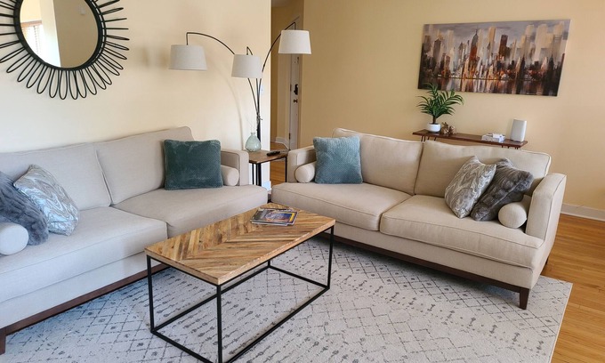 Rogers Park Wohnung | Convenient Location Near Loyola/Northwestern