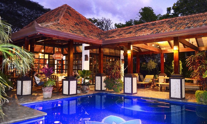 Pan de Azucar Haus | Exquisite Villa im balinesischen Stil mit atemberaubender Aussicht, privatem beheiztem Pool und Garten