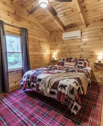 Logan Haus | Copperhead Cabin- Hocking Hills Hot Tub Games