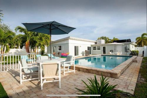 Port Canaveral Haus | Coral Cottage Pool & Beach & Golf
