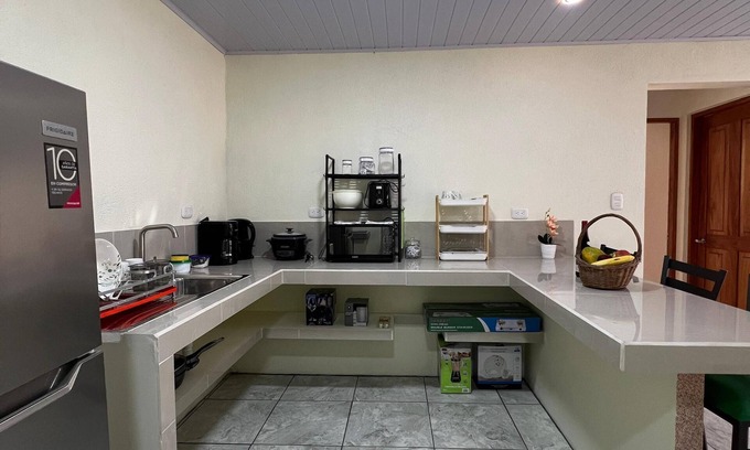 Puerto Jimenez Wohnung | Corcovado Abi Apartment, in the center of Puerto Jimenez