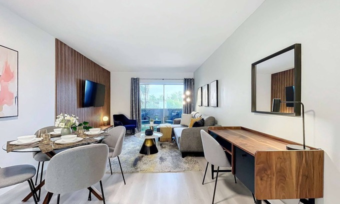 Lauderdale Harbours Eigentumswohnung | Cordova Arms by Rocketstay