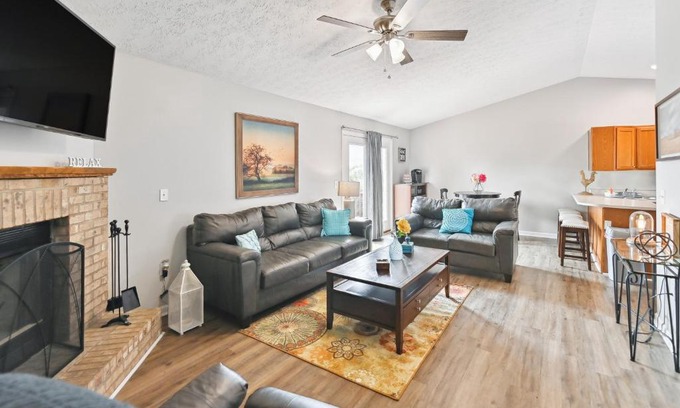 Corinth Haus | Corinth Getaway with Deck about 11 Mi to Ark Encounter!