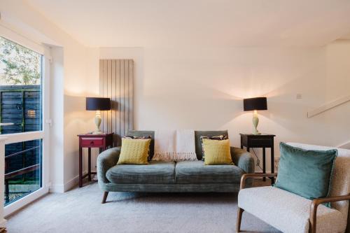 Cheltenham Wohnung | Corner House - Bright 2 Bed in Cheltenham