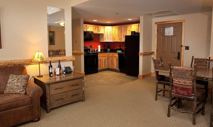 Blodgett Mills Eigentumswohnung | Corner Unit + Nice Views & Fireplace | Onsite Spa