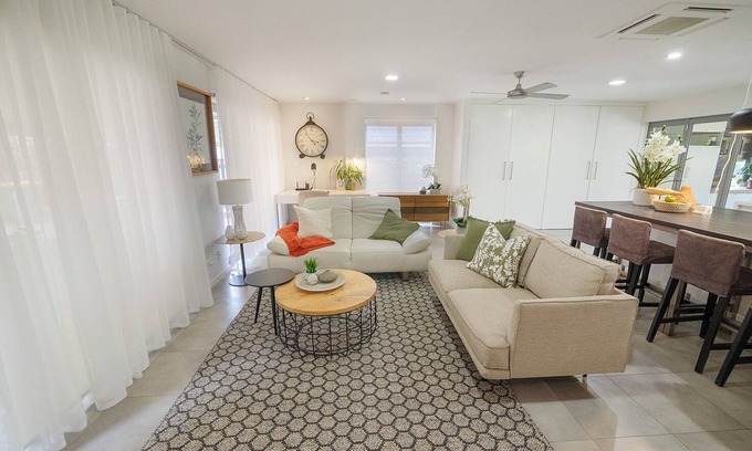 Loganholme Haus | Cornubia Luxury Nature Haven- Family & Pet friendly & wheelchair-friendly