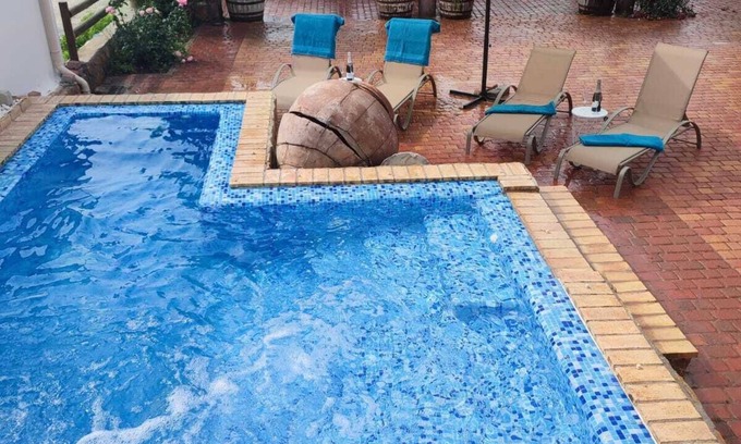 Chirivel Hütte | Cortijo 'boutique' Bernardino con Jacuzi Integrado en la Piscina