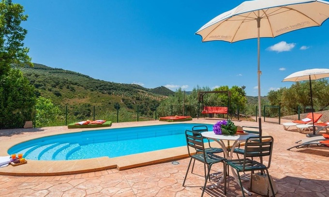 Castillo de Locubin Resort | Cortijo rural Majolero Castillo de Locubín by Ruralidays