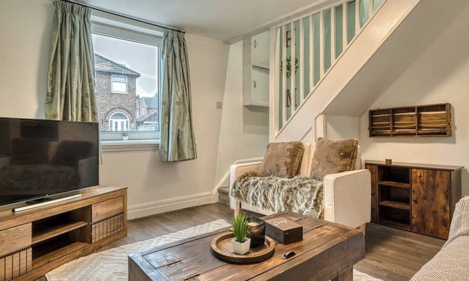 Trafford Hütte | Cosy 2BDR Trafford Cottage, Fits 5, EV charger, WIFI, Parking