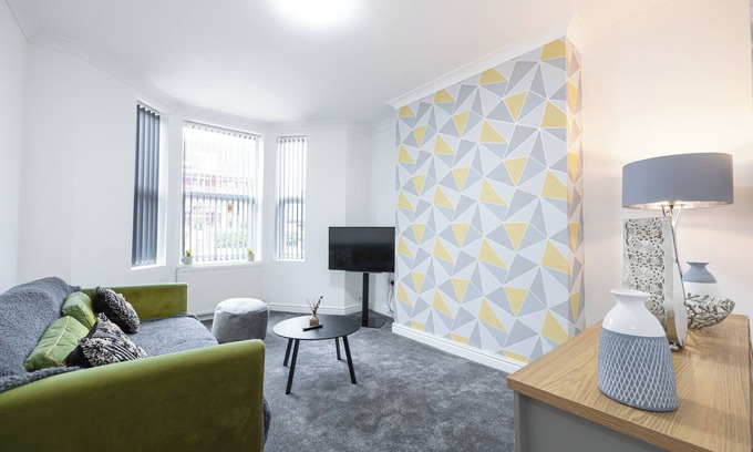 Manchester Haus | Cosy 6-Bed Home with 2 Kitchen