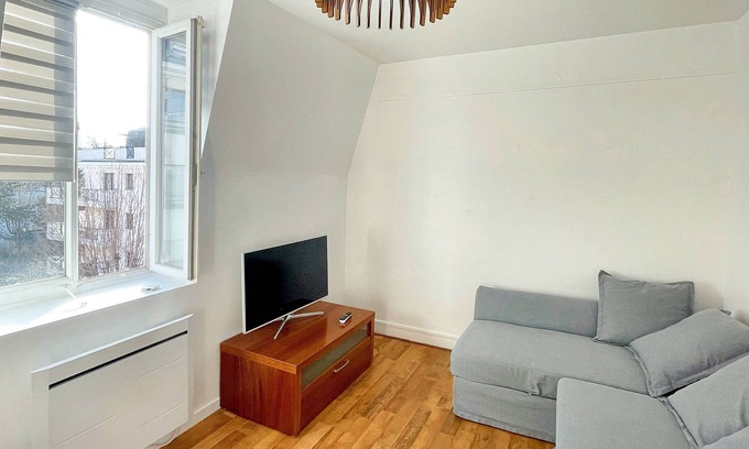 La Garenne-Colombes Wohnung | Cosy and bright 3-room flat close to La Défense and Paris