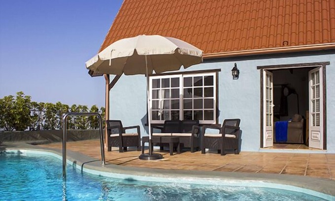 La Orotava Hütte | Cosy and rustic farm house with pool, views, fresh and eggs.