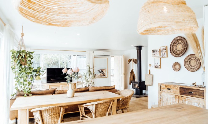 Jan Juc Haus | Cosy beach shack w/outdoor bath, fire pit, close to surf beach & nature walks