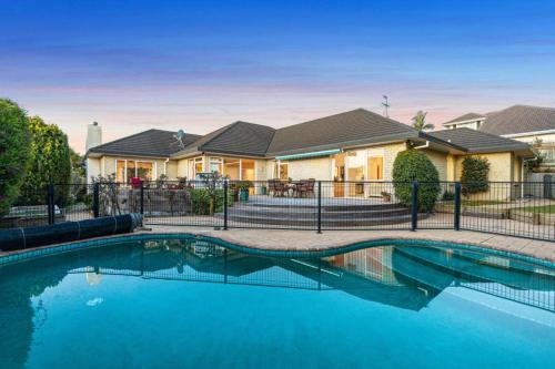 Shamrock Park Haus | Cosy En-Suite Room with Private Restroom- AC & free parking