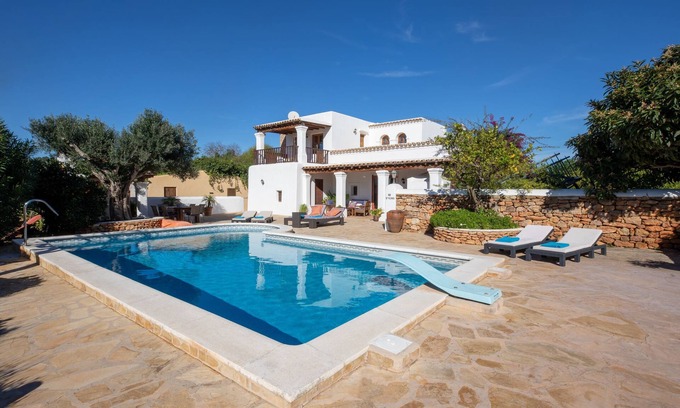 Sant Carles de Peralta Villa | Gemütliche Finca mit Pool, Padel- und Fußballplatz - Can Gat Ibiza