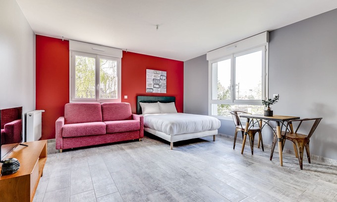 Aulnay-sous-Bois Wohnung | Cosy, fully-equipped studio near Paris and CDG