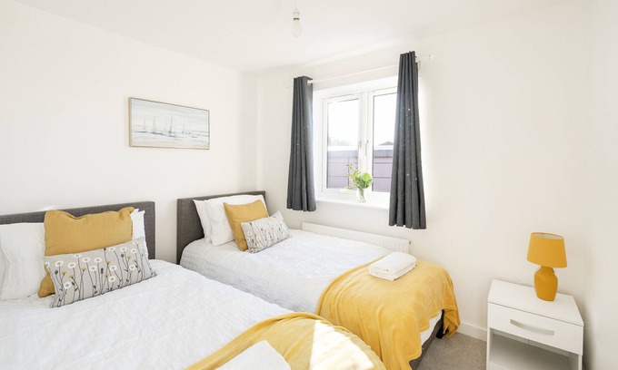 Severn Beach Haus | Cosy Three Bedroom House Bristol