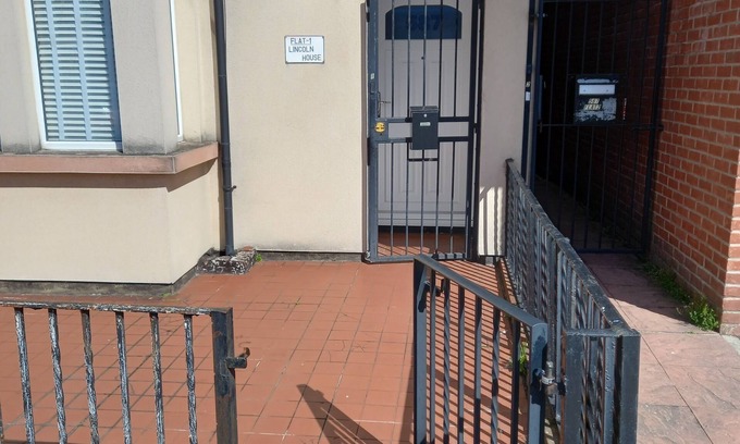 Westcliff-on-Sea Wohnung | Cosy, Two-bedroom , ground floor flat