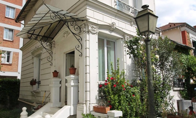 Aulnay-sous-Bois Villa | Cosy Villa 2 min RER B- located between Paris and Challes De Gaules Airport