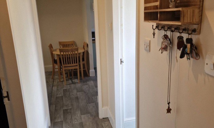 Thundersley Wohnung | Cosy whole apartment with a fully equipped work station.