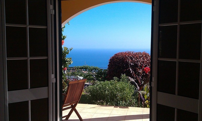 Estreito da Calheta Haus | Ferienhaus mit traumhaftem Blick auf den Atlantik und die Berge - Casa Laurisol