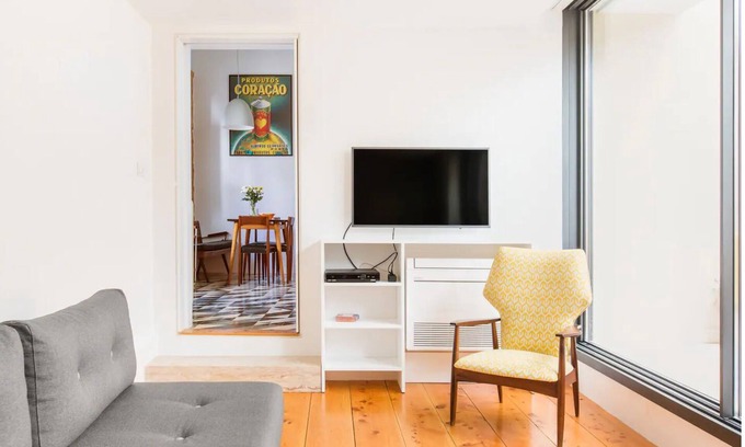 Alfama Wohnung | Wunderschön restauriertes Ferienhaus auf der Terrasse im historischen Zentrum Apt D.
