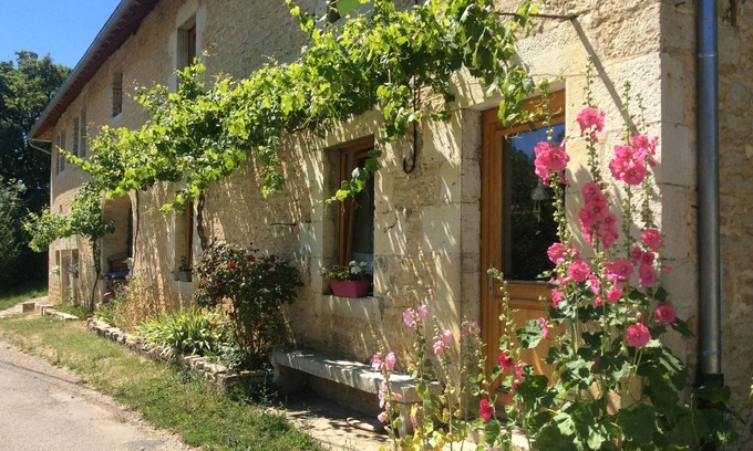 Ivrey Wohnung | Cottage Charakter in einem ruhigen Dorf an den Hängen des Monte Poupet