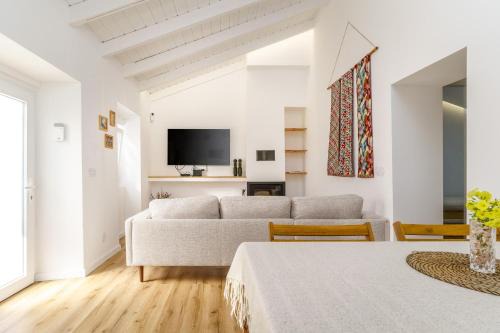 Aljezur Haus | Cottage in Aljezur- 2 bed ensuite-Casinha da Ivone
