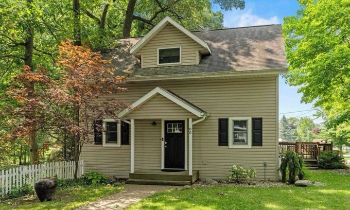 Fremont Haus | Cottage Near Lake James - Sleeps up to 10!