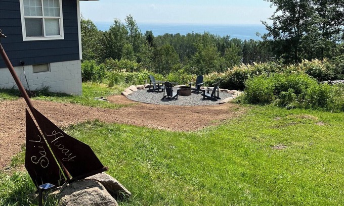Beaver Bay Wohnung | Cottage view over Lake Superior