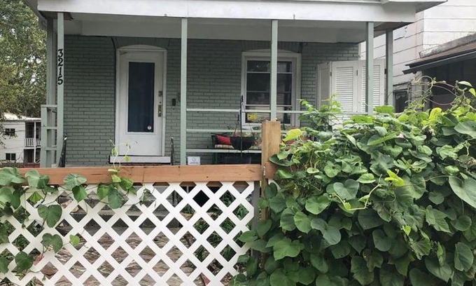 Northeast Kansas City Haus | Cottage West: A Cozy Bungalow in a Convenient, Central Locale