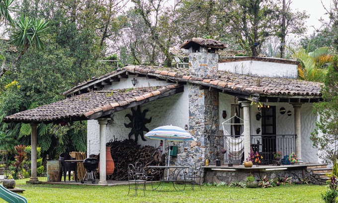 Ixhuatlancillo Kabine | Cottage with stream near Orizaba, ideal to disconnect (pet friendly)