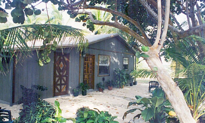 West End Hütte | Cottage within the 'GOLDEN MILE'. Fabulous, sandy beach & always great swimming