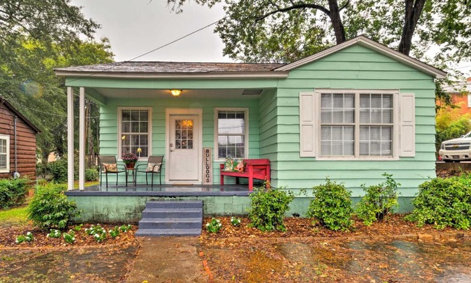 Starkville Haus | Cotton District Home - Walk to MSU, Shops and Cafes!