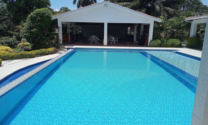 El Cerrito Hotel | Country House Santa Elena