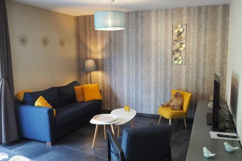 Anhee Haus | Couette et fourchette-Gite-Jacuzzi et jardin à Maredsous
