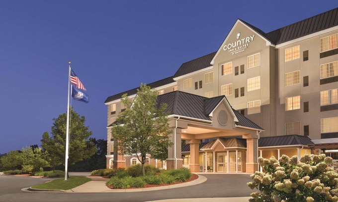 Grand Rapids Hotel | Country Inn & Suites by Radisson, Grand Rapids East, MI