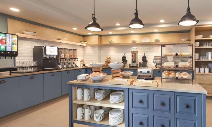 North Ocean City Hotel | Country Inn & Suites by Radisson, Ocean City, MD