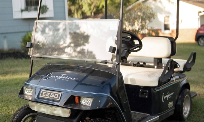 Covington Haus | Couple Getaway ~ Golf Cart ~ Under a Mile from the Covington Square