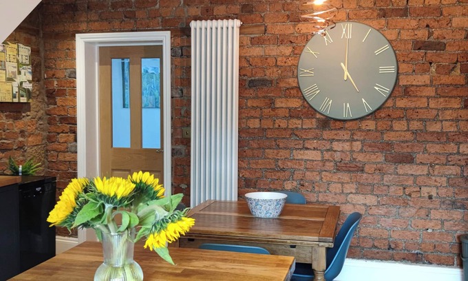 Mosborough Hütte | Courthouse Cottage