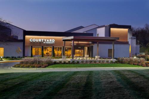 Indianapolis Hotel | Courtyard by Marriott Indianapolis Castleton