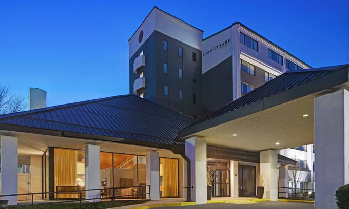 Elmhurst Hotel | Courtyard Chicago Elmhurst/Oakbrook Area