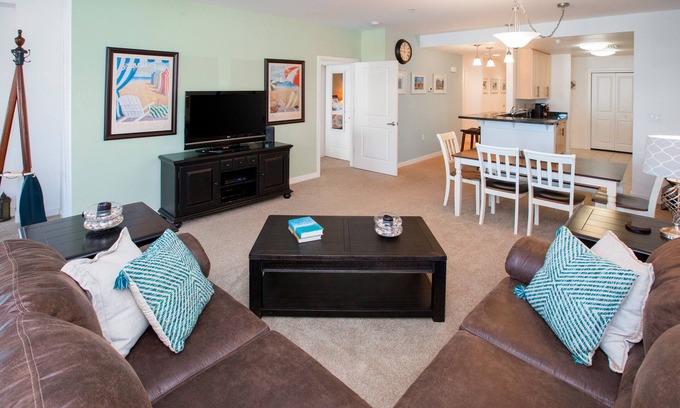 Sandbridge Eigentumswohnung | Courtyard condo near the ocean with W/D, outdoor pool & gym